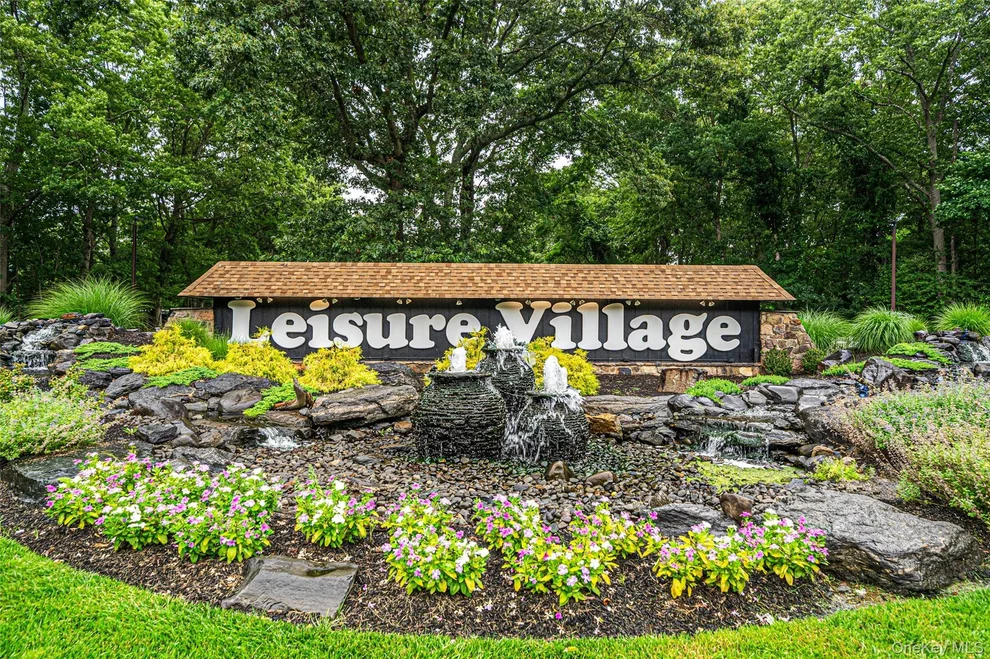 Unit for sale at 231 Blackpool Court, Brookhaven, NY 11961