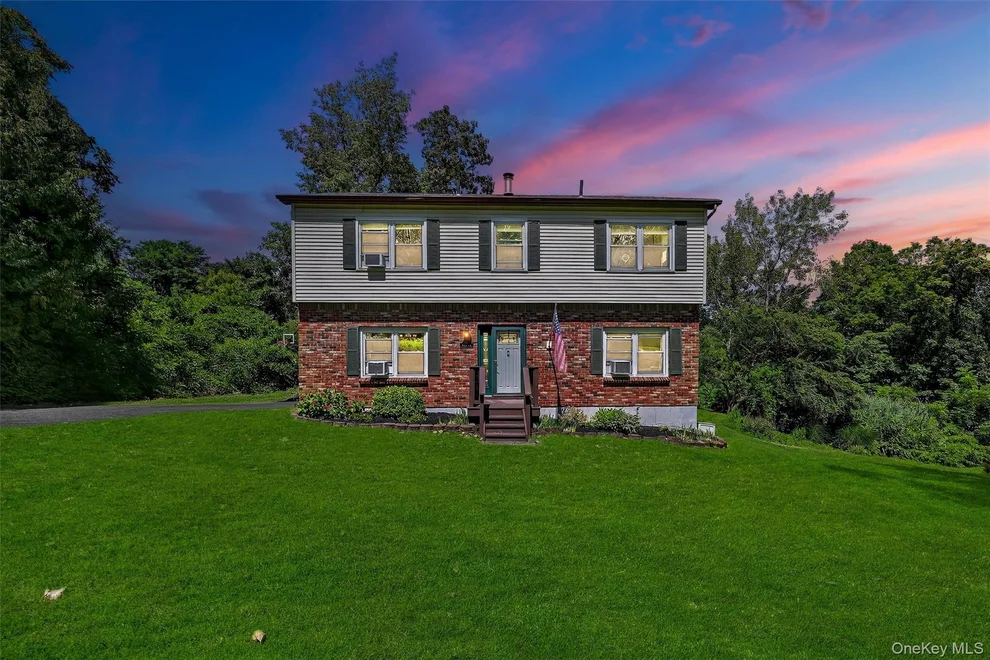 Unit for sale at 82 Hillside Drive, Marlboro, NY 12542