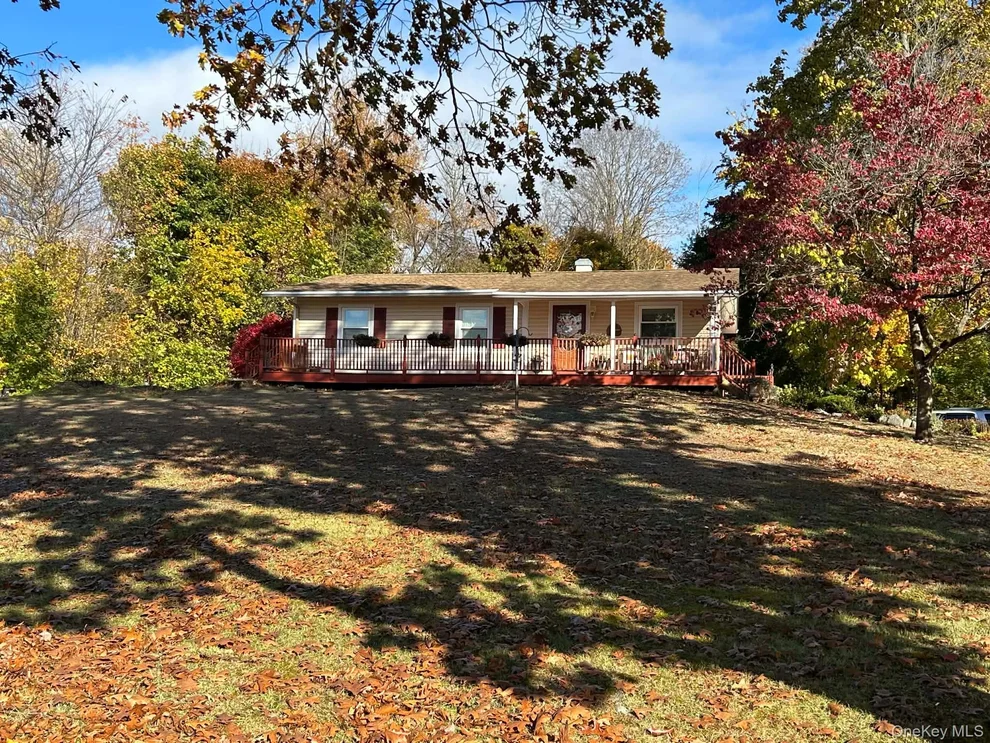 Unit for sale at 9 Sycamore Drive, Hyde Park, NY 12538