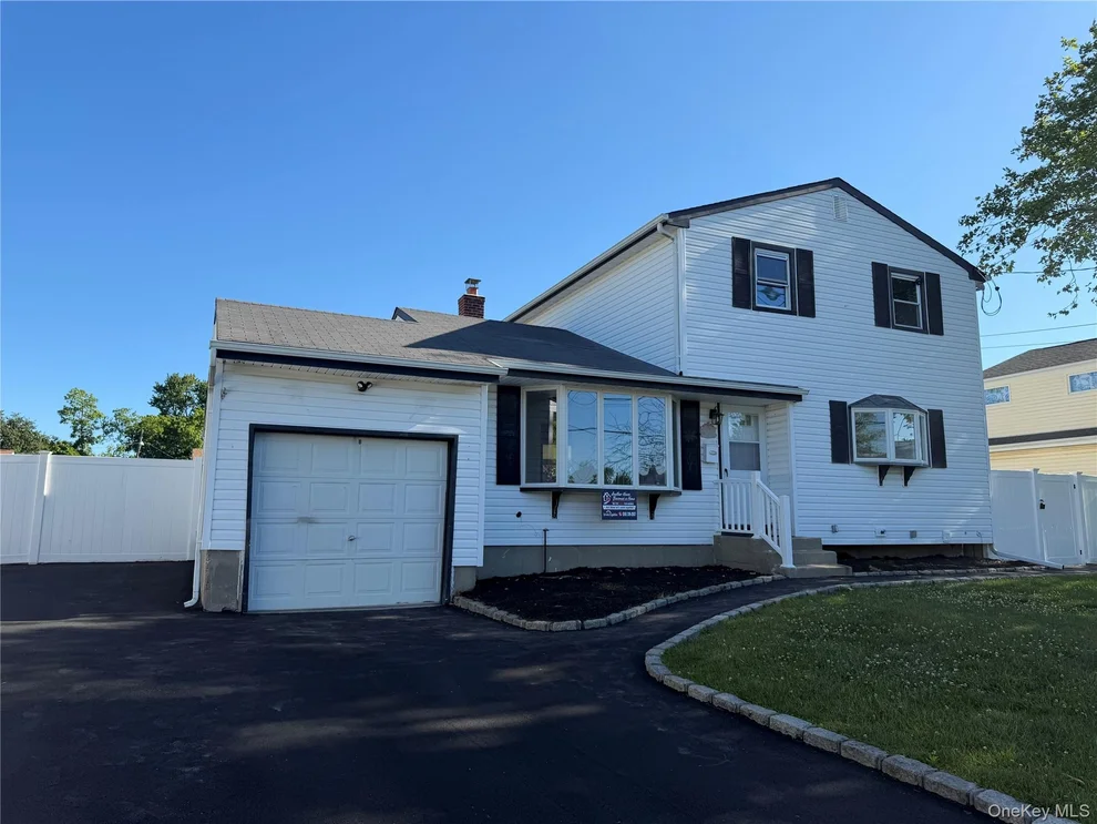 Unit for sale at 3 Perry Street, Islip, NY 11717