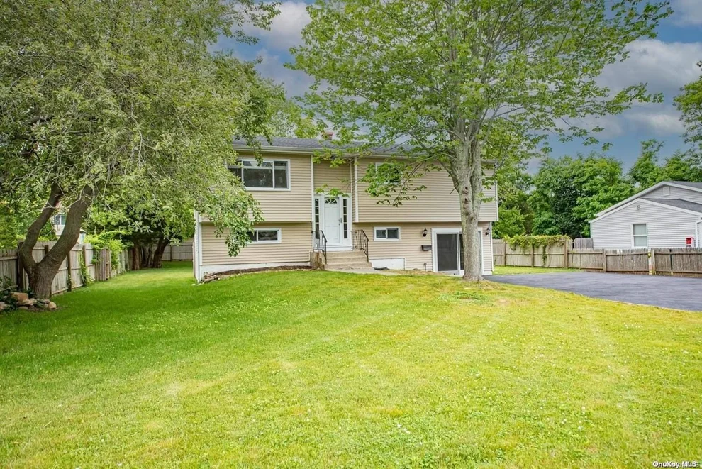 Unit for sale at 453 Montauk Highway, Islip, NY 11796