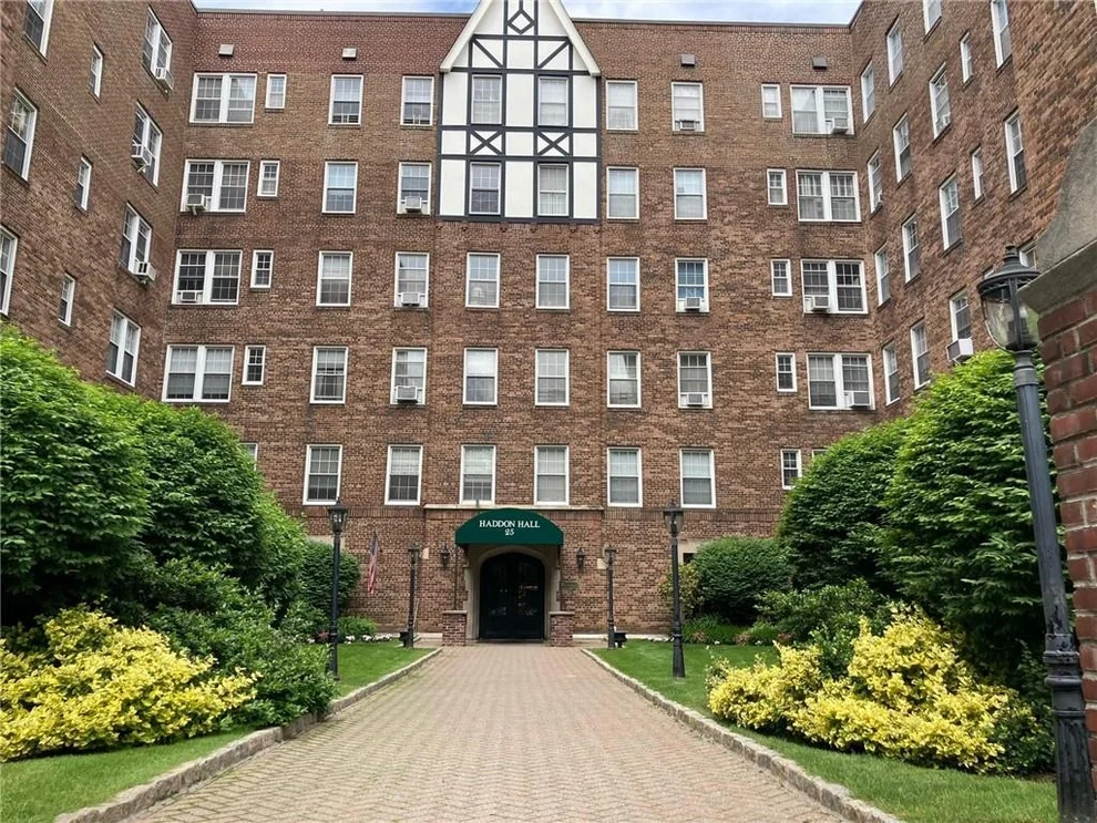 Unit for sale at 25 Parkview Avenue, Yonkers, NY 10708