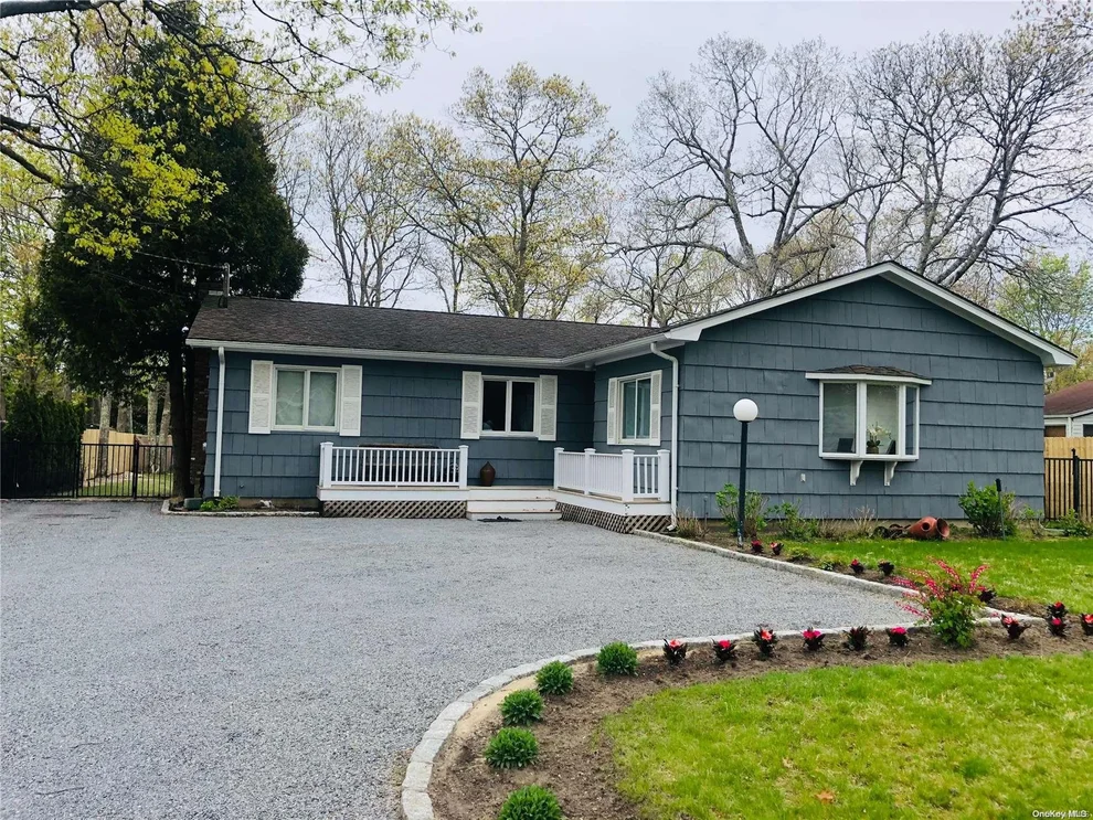 Unit for sale at 38 School Street, Southampton, NY 11946
