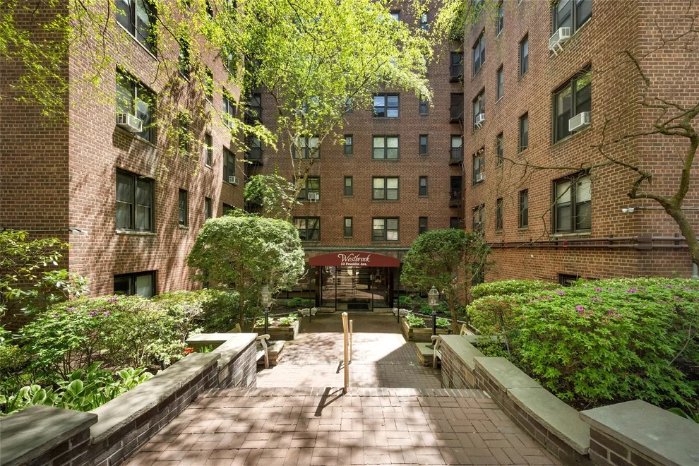 Unit for sale at 10 Franklin Avenue, White Plains, NY 10601
