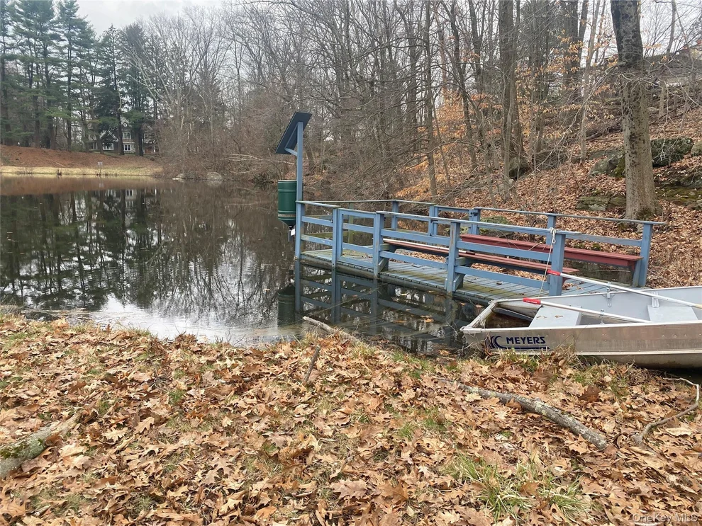 Unit for sale at 4 Ledgewood Place, North Castle, NY 10504