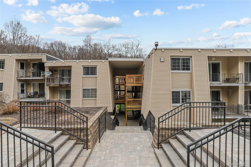 Unit for sale at 420 Fox Run Lane, Patterson, NY 10512