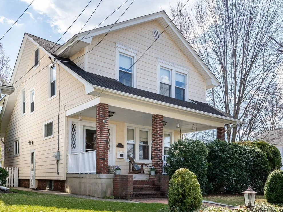 Unit for sale at 50 Bar Beach Road, North Hempstead, NY 11050