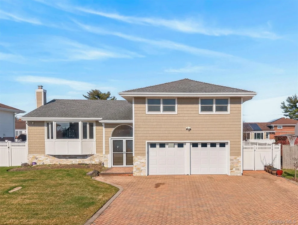 Unit for sale at 38 S Oaks Boulevard, Oyster Bay, NY 11803