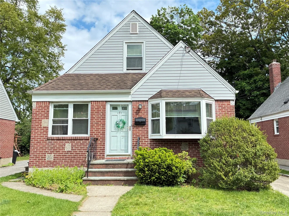Unit for sale at 171 Locust Street, Hempstead, NY 11001