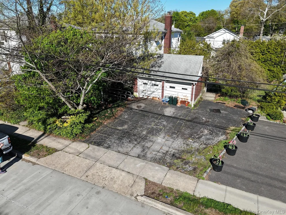 Unit for sale at 178 S Long Beach Road, Hempstead, NY 11570