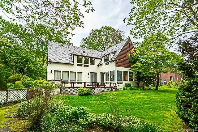 Unit for sale at 15 Mirrielees Road, North Hempstead, NY 11021