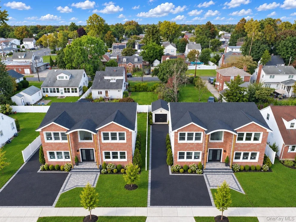 Unit for sale at 8 Fountain Street, Oyster Bay, NY 11801