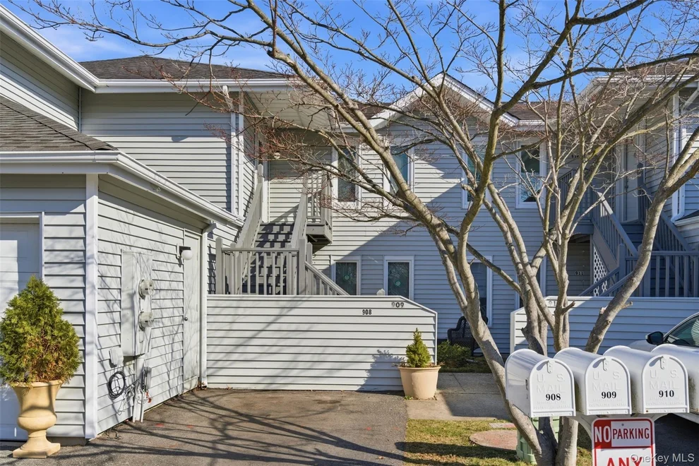 Unit for sale at 909 Fenway Road, Smithtown, NY 11780