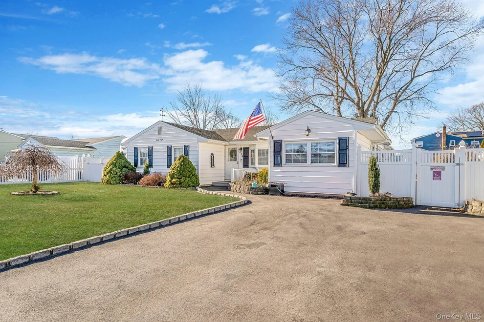 Unit for sale at 28 Pamela Lane, Brookhaven, NY 11784