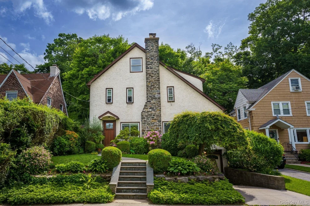 Unit for sale at 9 Esplanade, Mount Vernon, NY 10553