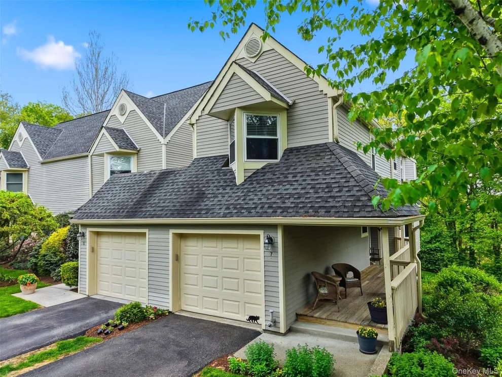Unit for sale at 7 Guilford Circle, Lewisboro, NY 10526