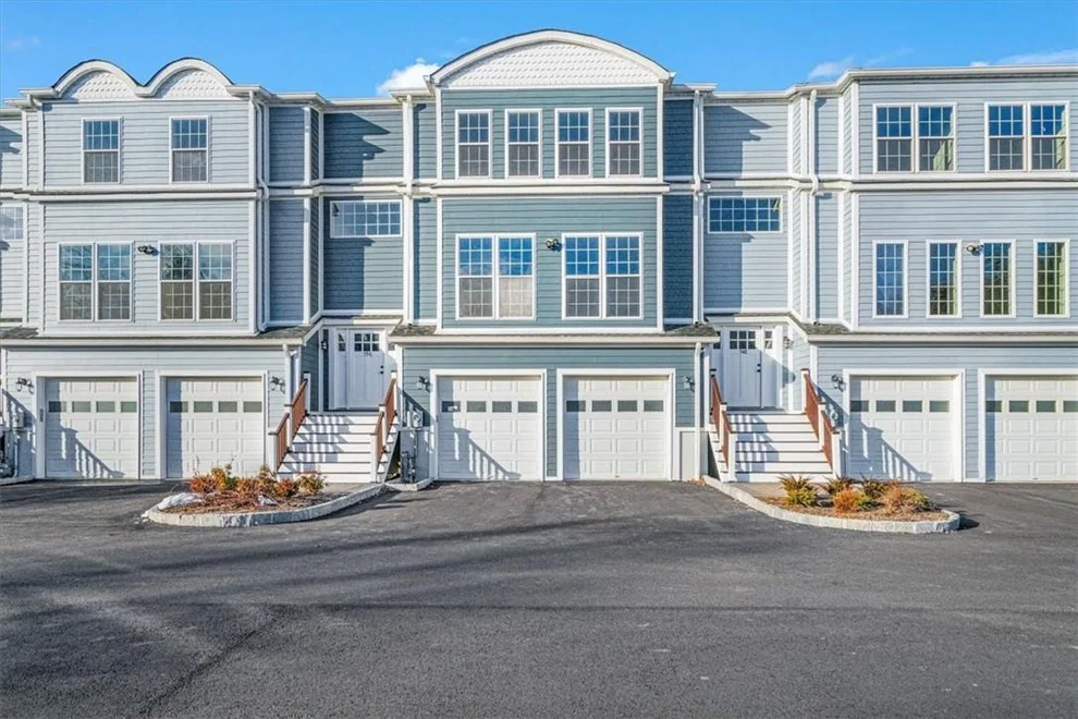 Unit for sale at 556 Mountainview Avenue, Clarkstown, NY 10989