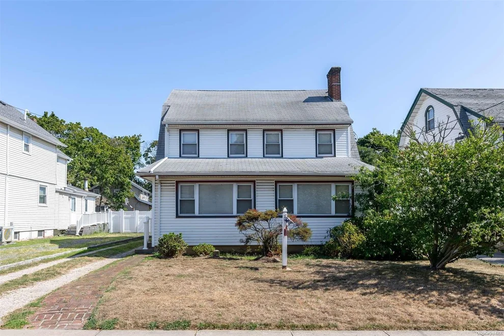 Unit for sale at 26 Centre Street, Hempstead, NY 11598