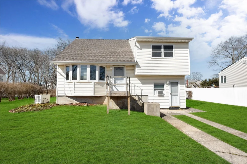 Unit for sale at 624 Peter Paul Drive, Islip, NY 11795