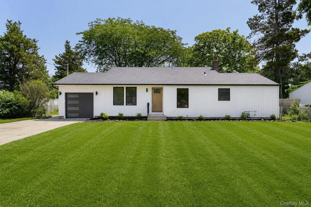 Unit for sale at 933 Thompson Drive, Islip, NY 11706