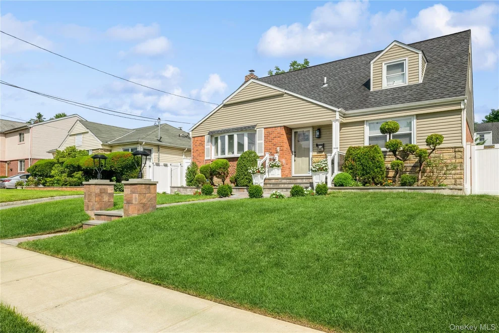 Unit for sale at 48 Margaret Drive, Hempstead, NY 11580