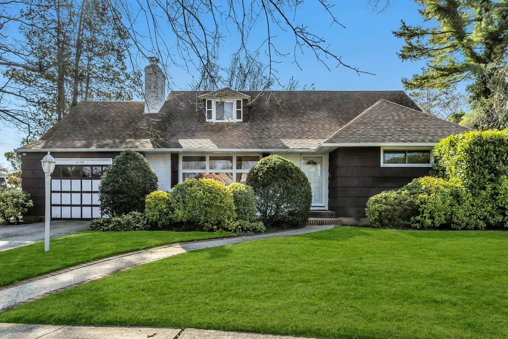Unit for sale at 2176 Cayuga Drive, Hempstead, NY 11566