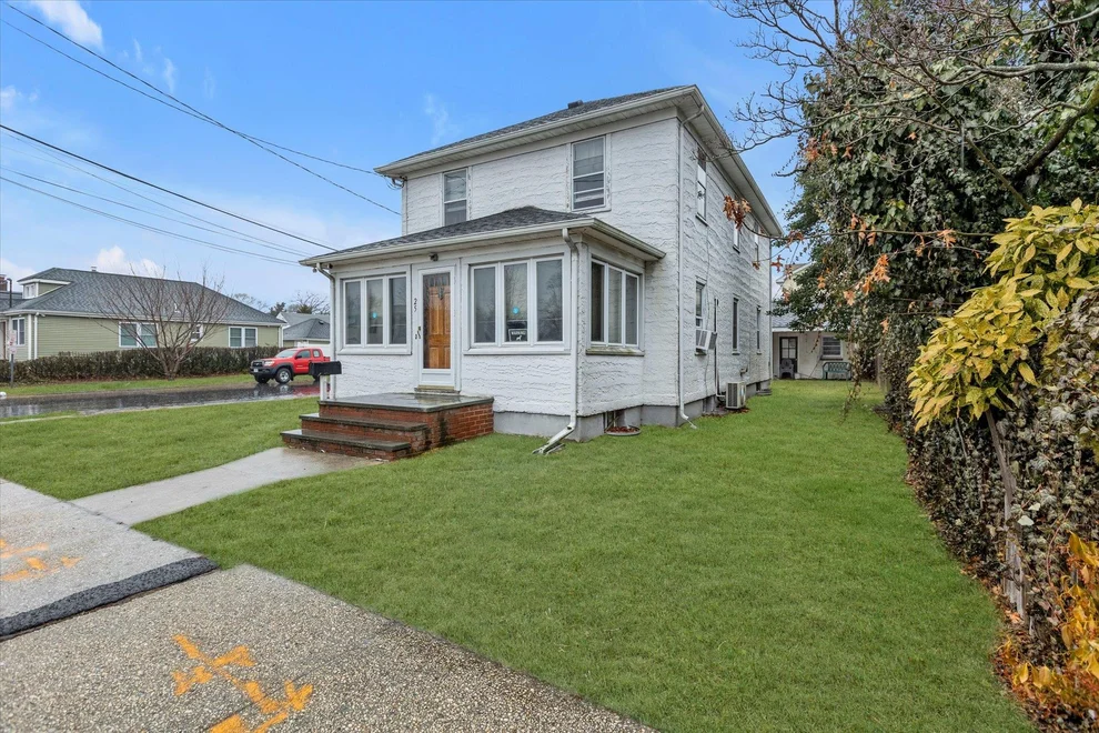 Unit for sale at 25 Roosevelt Street, Islip, NY 11706
