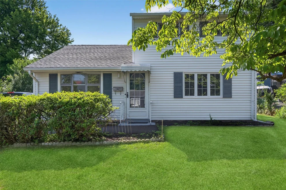 Unit for sale at 34 Hurd Avenue, Haverstraw, NY 10923