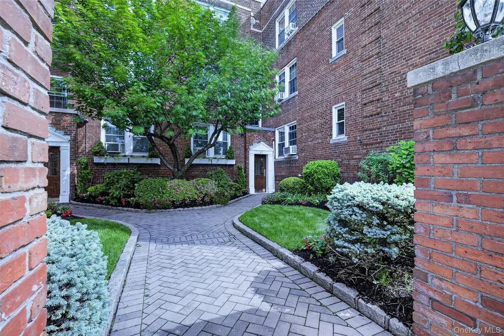 Unit for sale at 17 Gaynor Avenue, North Hempstead, NY 11030