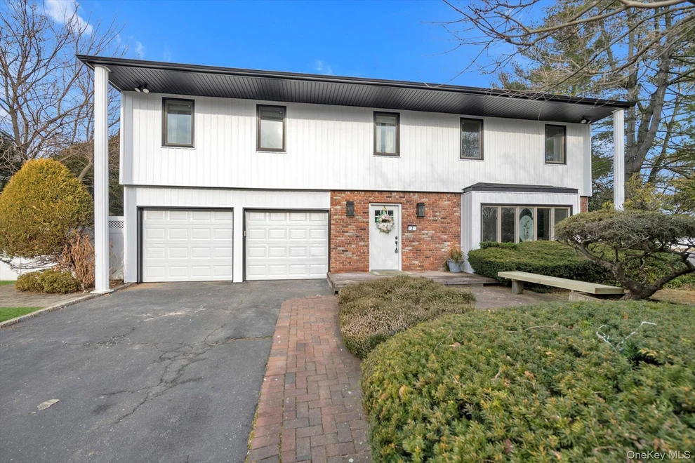 Unit for sale at 2 Joan Court, Oyster Bay, NY 11797