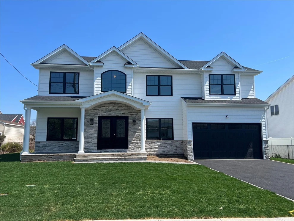 Unit for sale at 10 19th Street, Oyster Bay, NY 11753