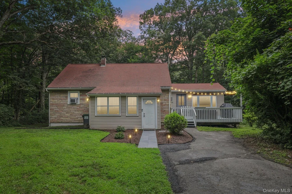 Unit for sale at 501 Circle Lane, Newburgh (Town), NY 12550
