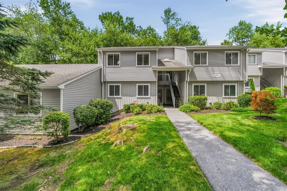 Unit for sale at 149 Flintlock Way, Yorktown, NY 10598