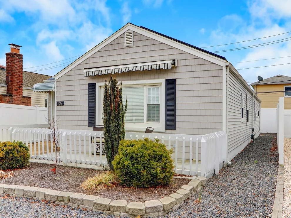 Unit for sale at 732 E Park Avenue, Long Beach, NY 11561