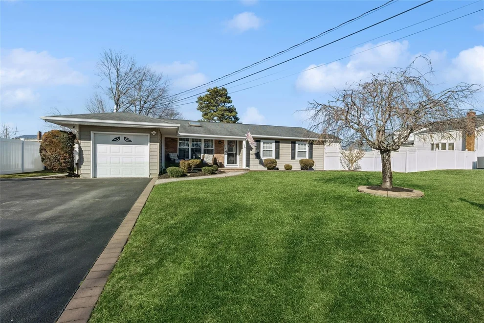 Unit for sale at 119 Kenwood Drive, Islip, NY 11716