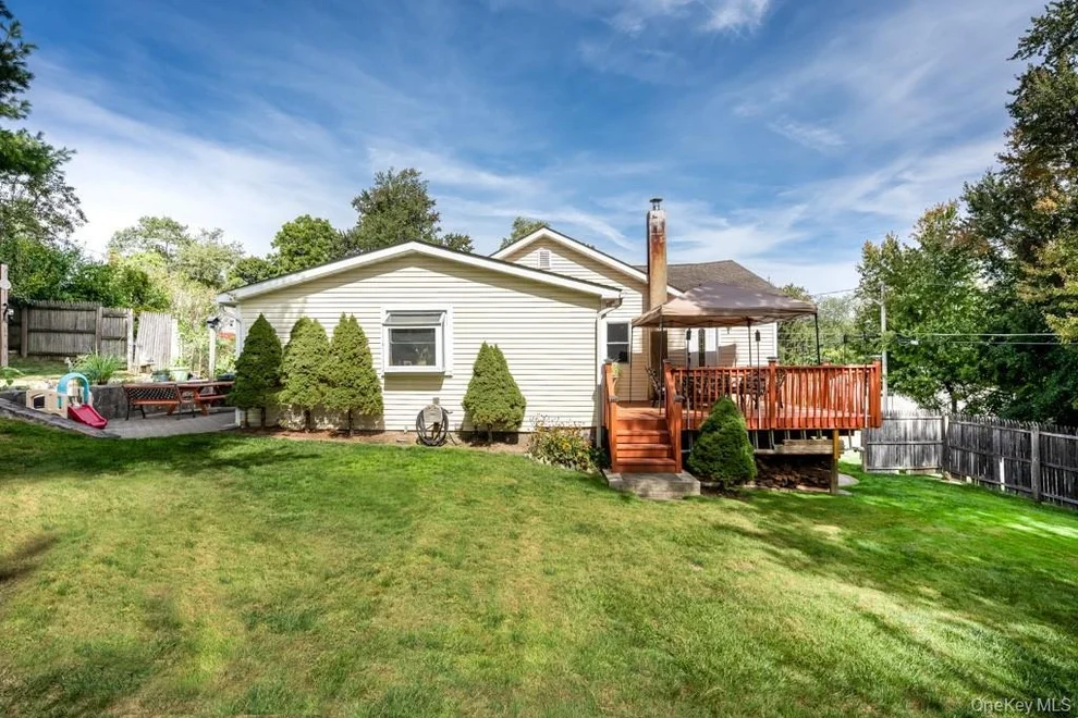 Unit for sale at 18 Dellacona Road, Kent, NY 10512