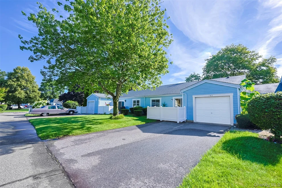 Unit for sale at 708 W Cabot Court, Smithtown, NY 11780