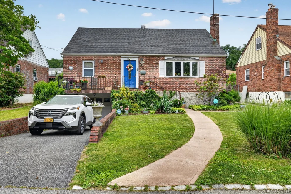 Unit for sale at 207 Clunie Avenue, Yonkers, NY 10703