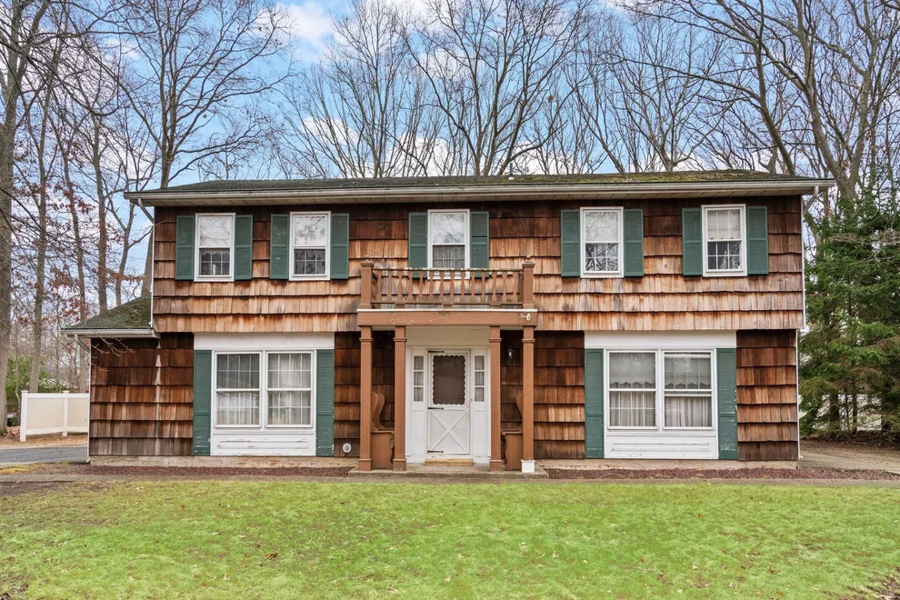 Unit for sale at 19 Canterbury Drive, Islip, NY 11788