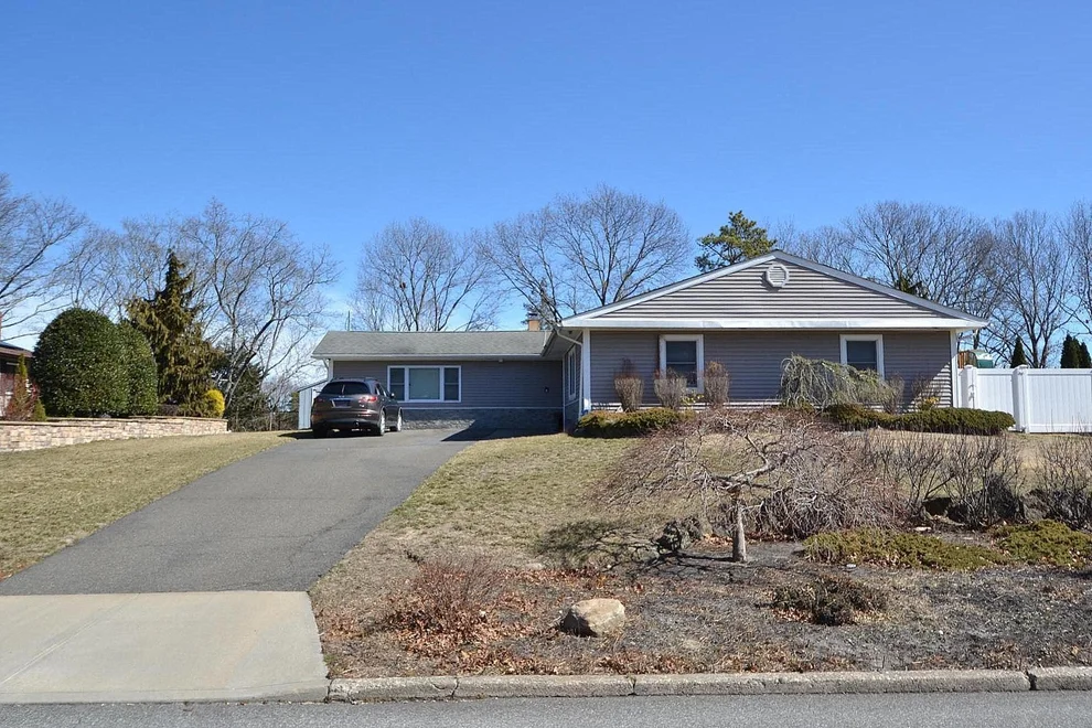 Unit for sale at 5 Whinstone Street, Brookhaven, NY 11727