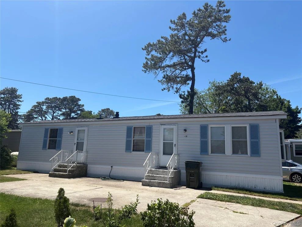 Unit for sale at 525/B11 Riverleigh Avenue, Riverhead, NY 11901