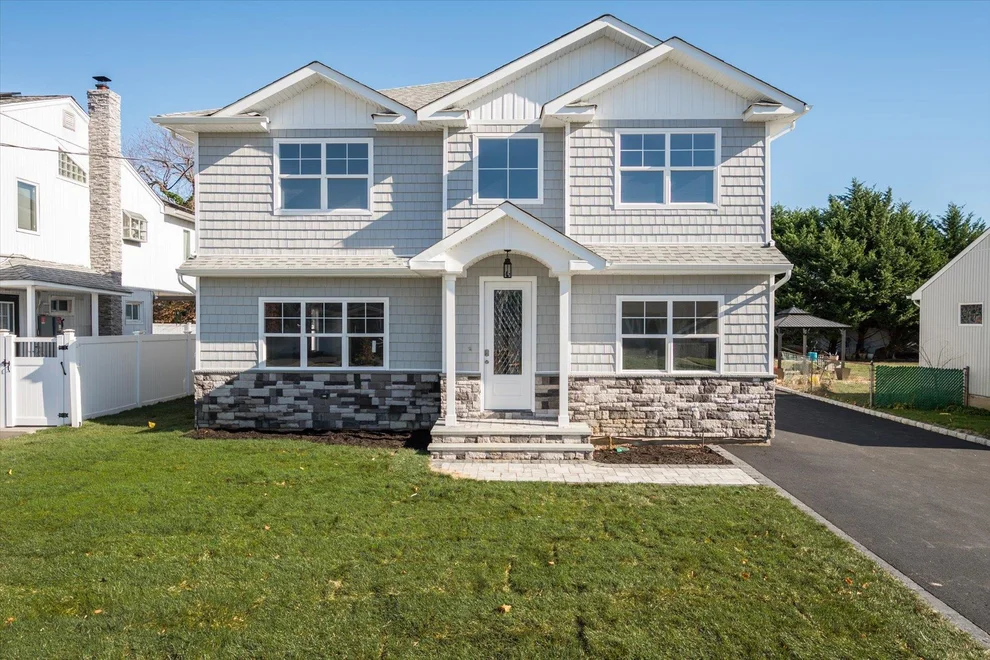 Unit for sale at 183 Park Lane, Oyster Bay, NY 11758