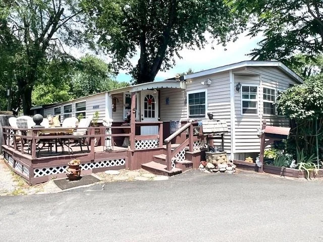 Unit for sale at 5 Elm Avenue, Islip, NY 11706
