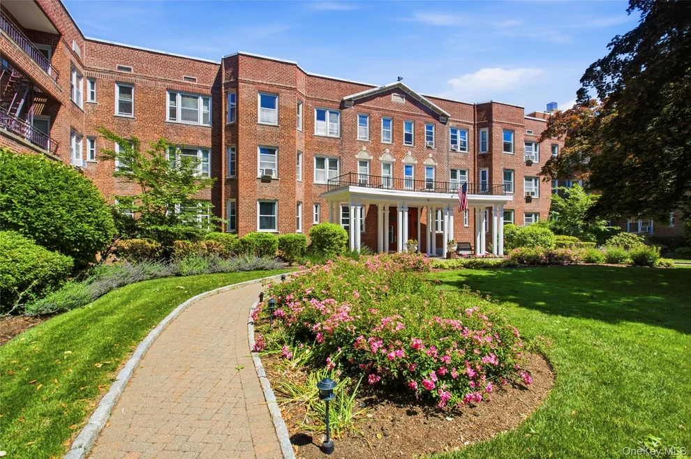 Unit for sale at 101 Old Mamaroneck Road, White Plains, NY 10605