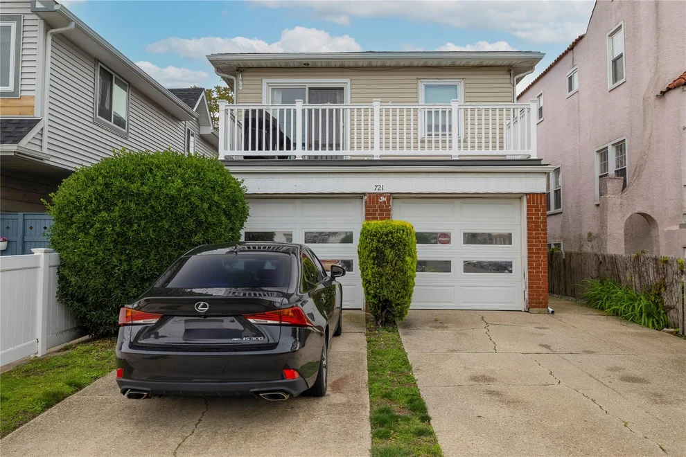 Unit for sale at 721 E Walnut Street, Long Beach, NY 11561
