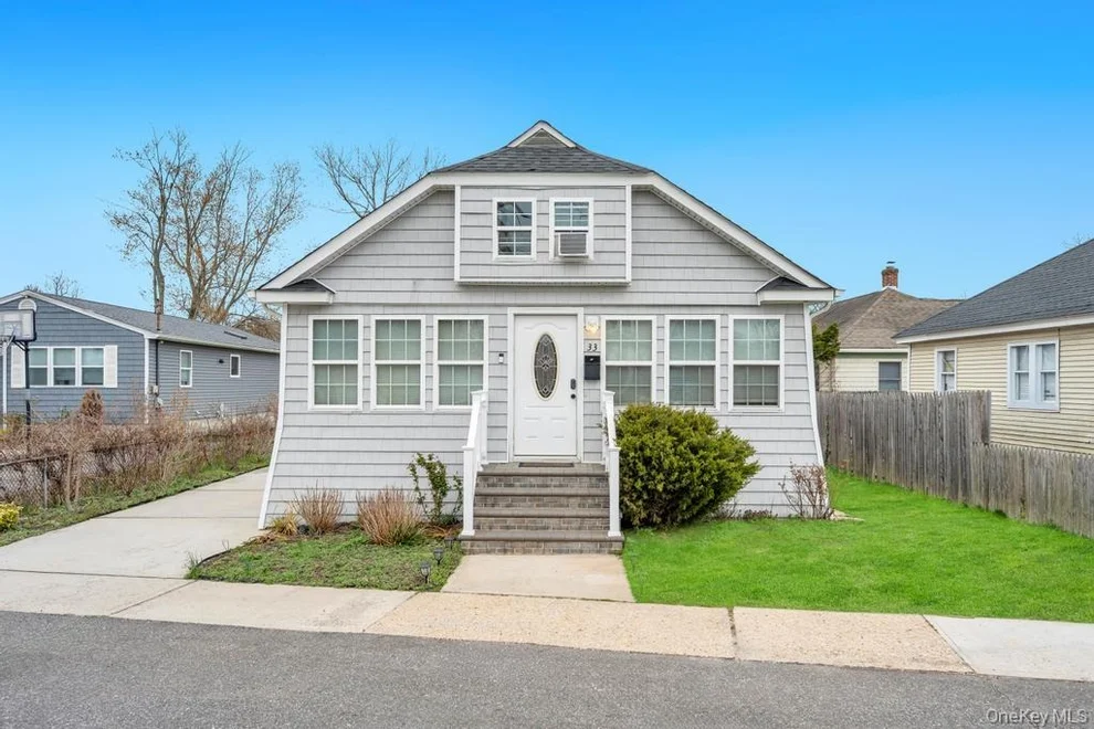 Unit for sale at 33 Center Avenue, Islip, NY 11706