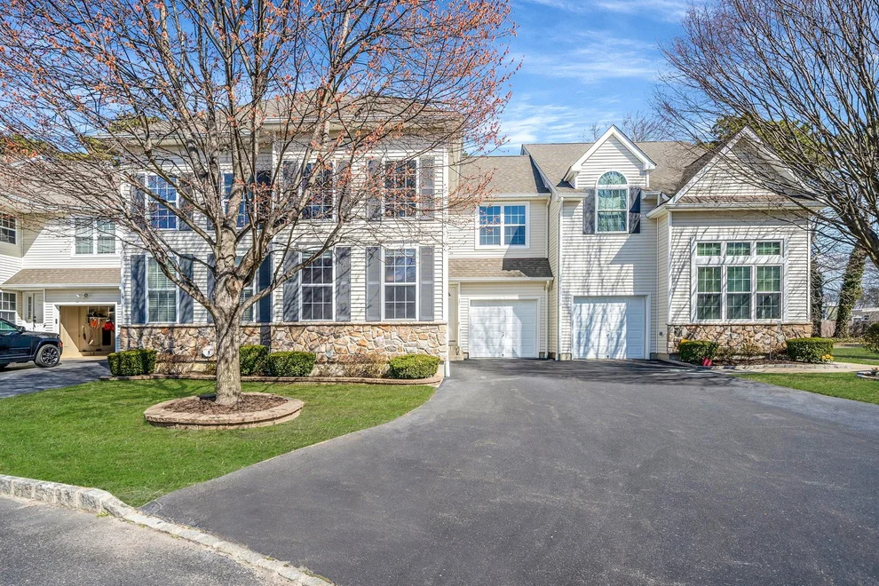 Unit for sale at 17 Grand Canyon Court, Islip, NY 11716