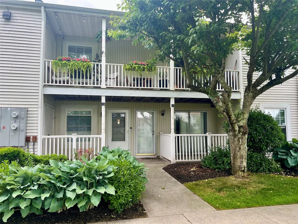 Unit for sale at 229 Fairview Circle, Brookhaven, NY 11953