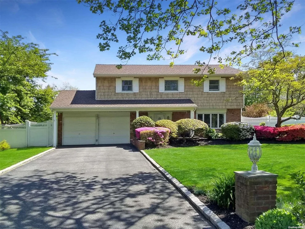 Unit for sale at 10 Bruce Lane, Huntington, NY 11731