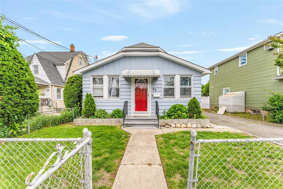 Unit for sale at 47 Harding Avenue, Oyster Bay, NY 11801